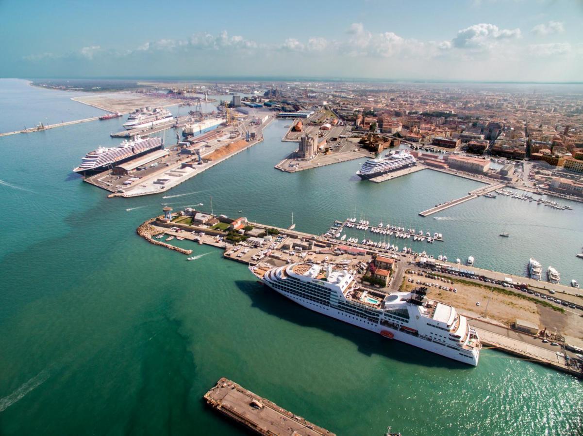 Casa Mya-Relax Al Porto, Wifi Veloce E Clima Appartement Livorno Buitenkant foto