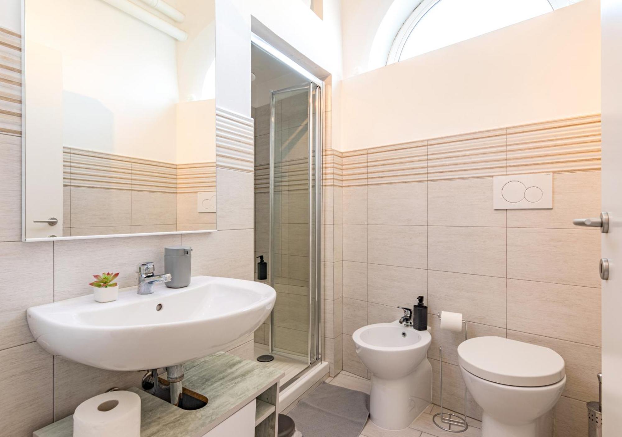Casa Mya-Relax Al Porto, Wifi Veloce E Clima Appartement Livorno Buitenkant foto